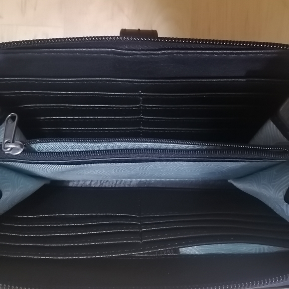 The sak black wallet / phone case wristlet - Picture 5 of 6